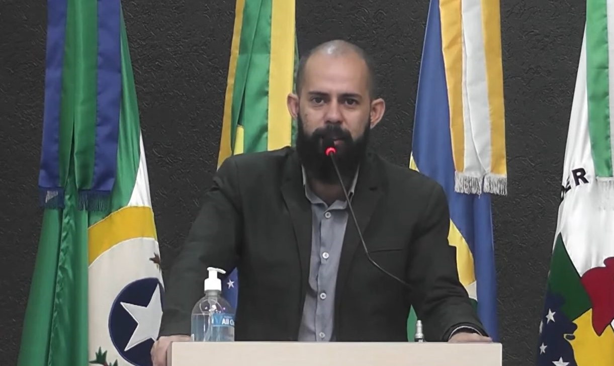 Vereador afastado por suspeita de estupro pede para voltar ao cargo em Rondônia