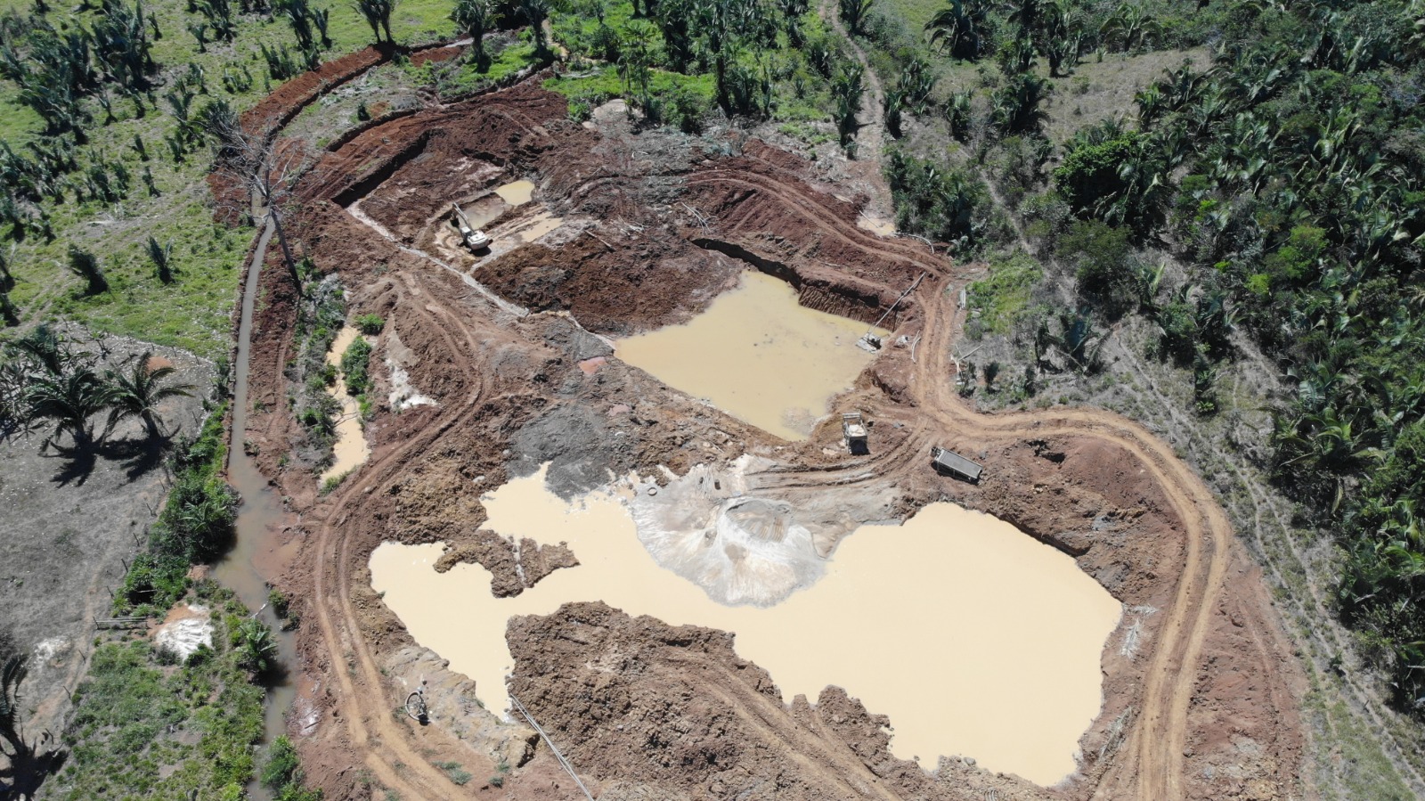 PF e Ibama desmobilizam garimpo ilegal que poluía rio no Pará