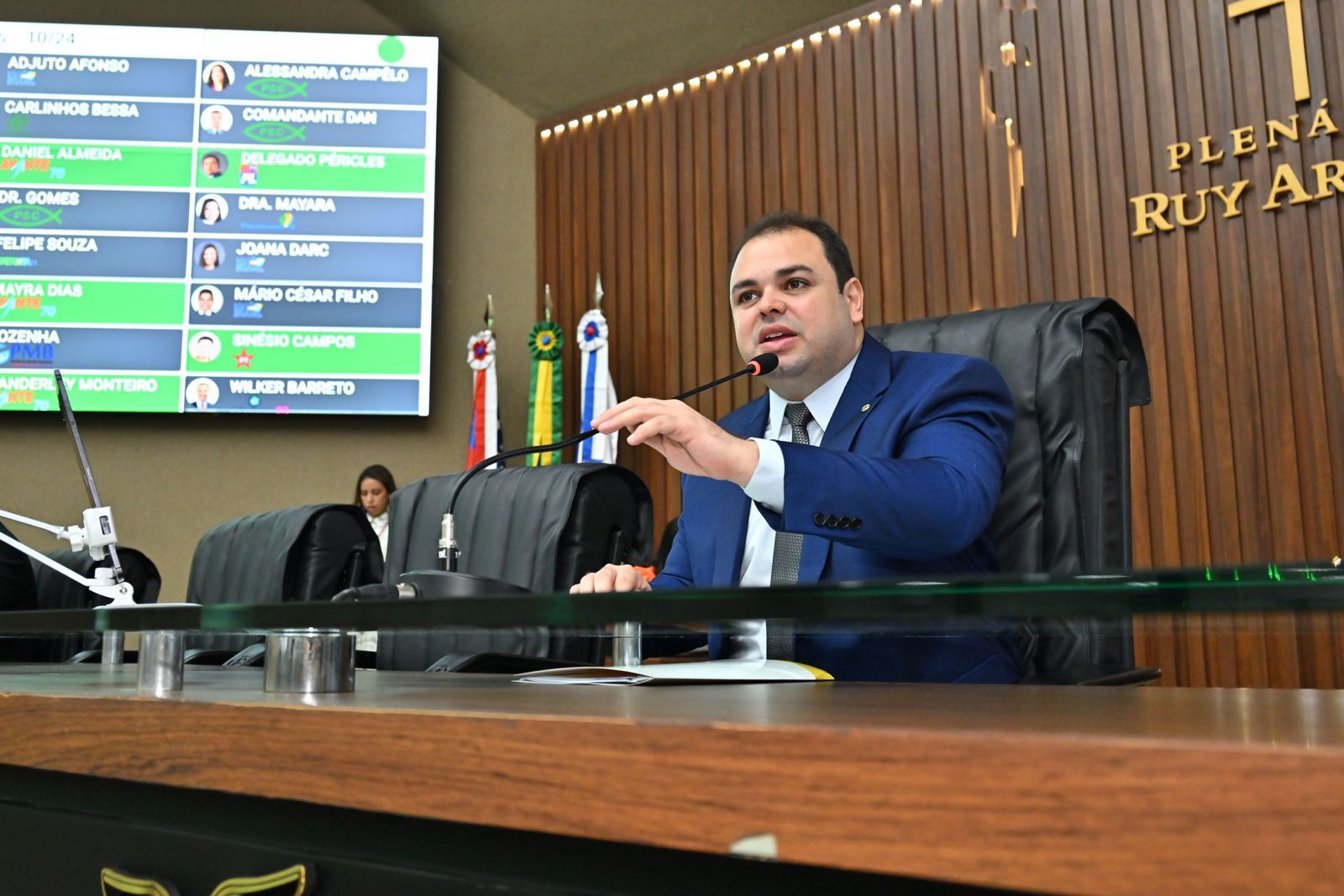 PL de Roberto Cidade garante segurança para condutores de aplicativos de transporte