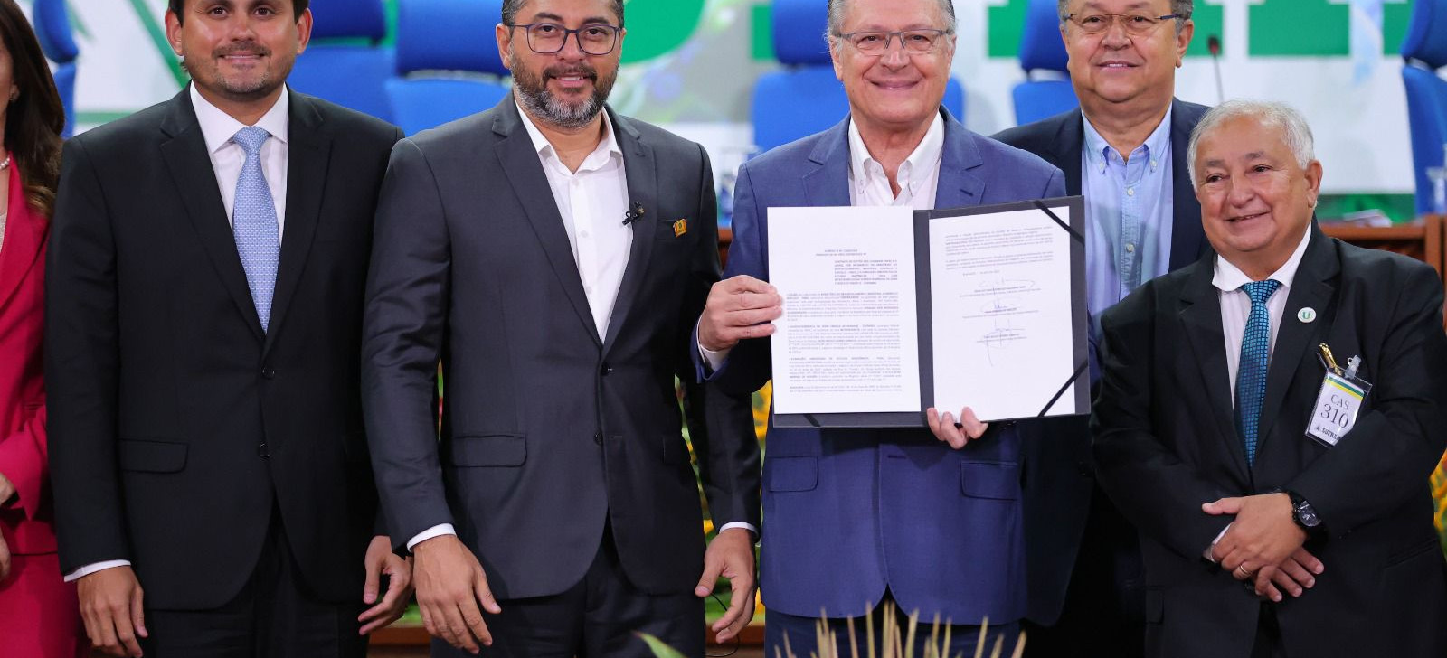 Vice-presidente, Geraldo Alckmin assina novo contrato de gestão do CBA em Manaus