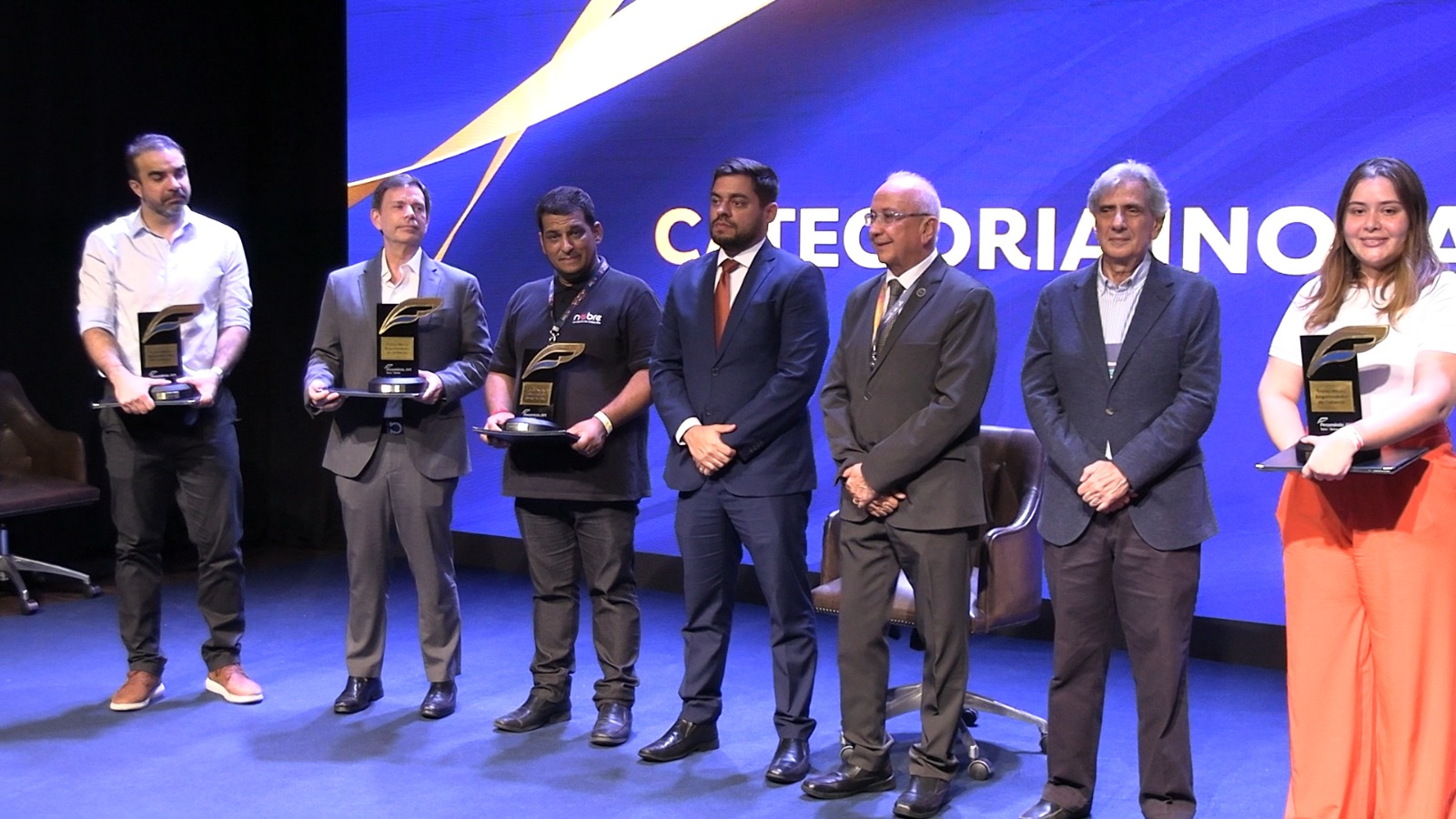 UEA dean receives ‘Trade Entrepreneur Merit Trophy’