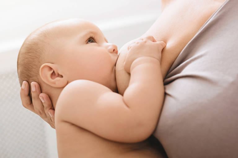 Estudo da UFRJ aponta alterações em leite materno de mães com obesidade - (Adobe Stock)