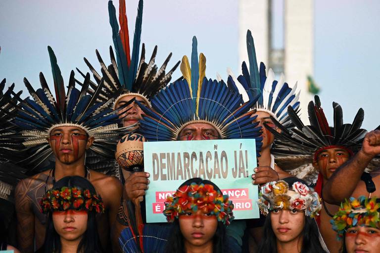 Indígenas no Acampamento Terra Livre, em Brasília (Carl de Souza/AFP)