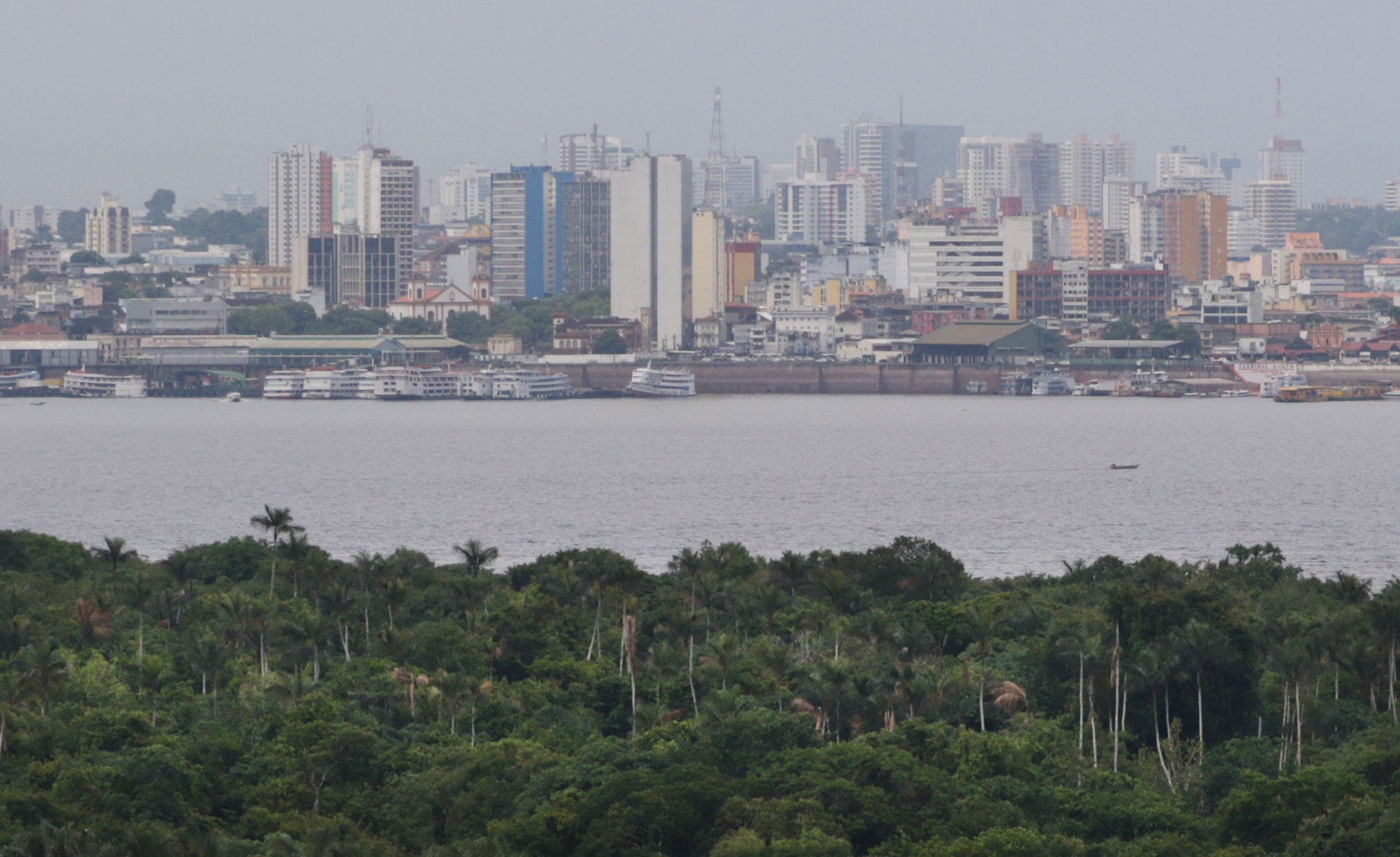 Fumaça em Manaus: cidade registrou 257 focos de calor em uma semana