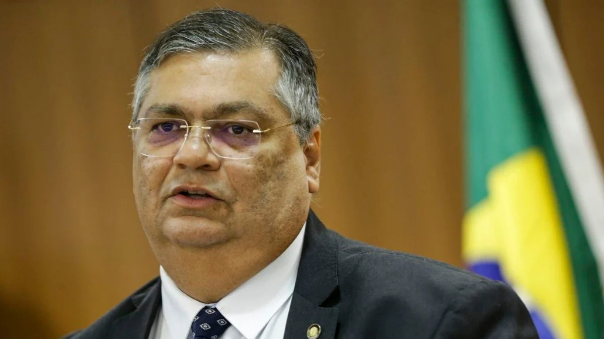 Dino demite os três policiais acusados da morte de Genivaldo durante abordagem em SE