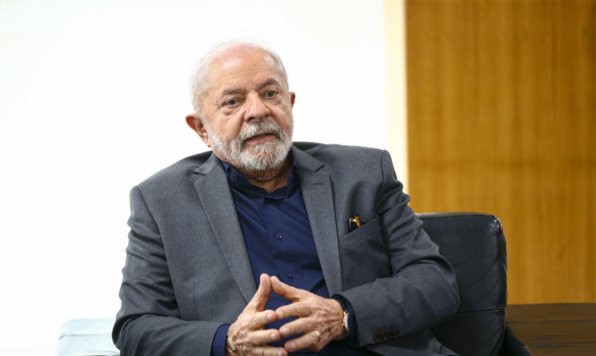 Trabalho de Lula no Planalto tem aprovação de 42% da população, aponta Quaest