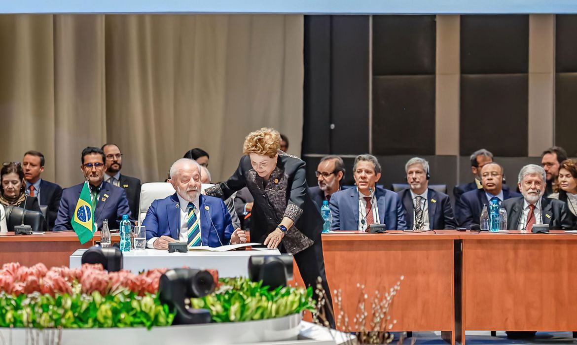 Lula enfatiza que moeda do Brics vai diminuir fragilidades econômicas