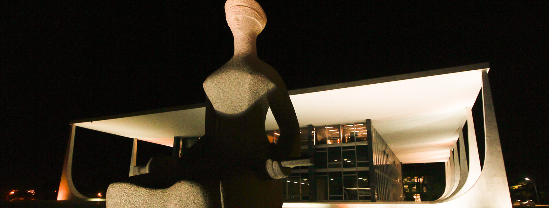 STF suspende eficácia de lei que institui o Dia do Patriota