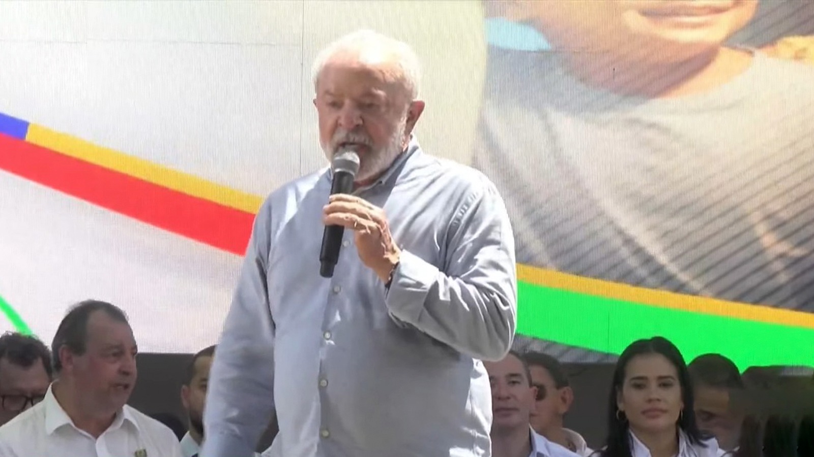 Lula chega a Parintins após 20 anos sem ir ao município