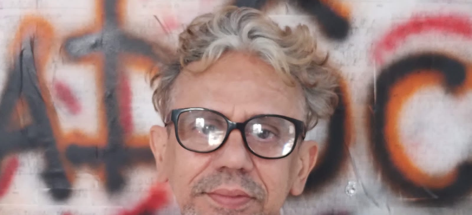 Exposição ‘InvaZor Mira y Cura’ celebra carreira artística de Cristóvão Coutinho