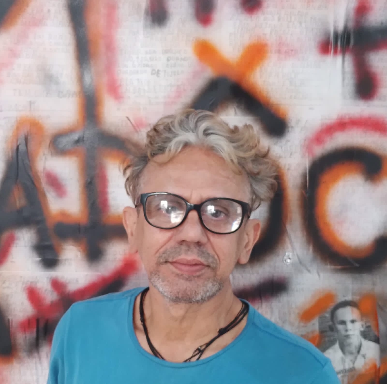 Exposição ‘InvaZor Mira y Cura’ celebra carreira artística de Cristóvão Coutinho