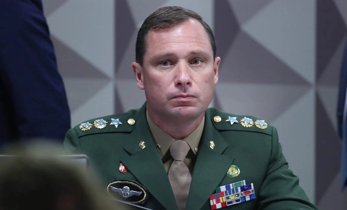 ‘Caso das joias’: pai de Mauro Cid é alvo de operação da PF