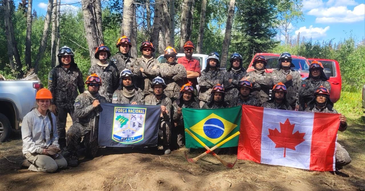 Bombeiros do Amazonas retornam de missão humanitária no Canadá