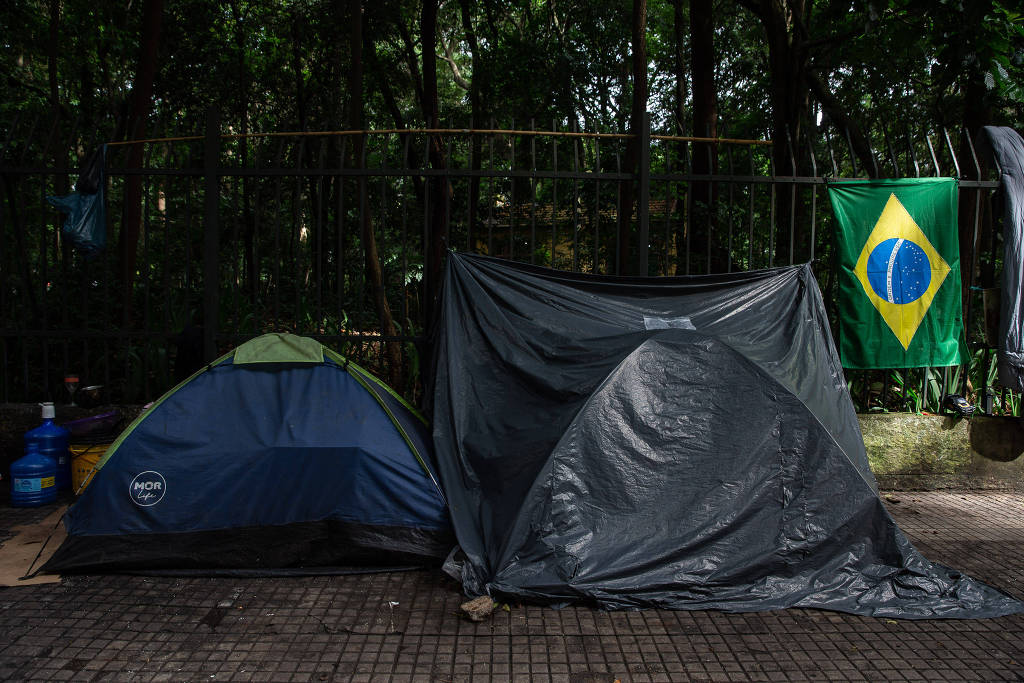 Prefeitura de SP vai fornecer água para pessoas em situação de rua durante onda de calor