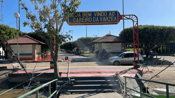 Responsáveis de alunos denunciam estrutura precária em escola ribeirinha do AM