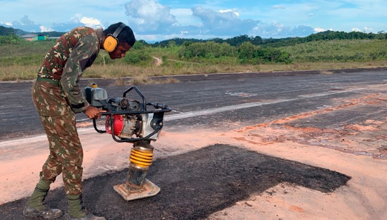 Cinco pistas de pouso em Terra Yanomami de Roraima serão reformadas em novembro