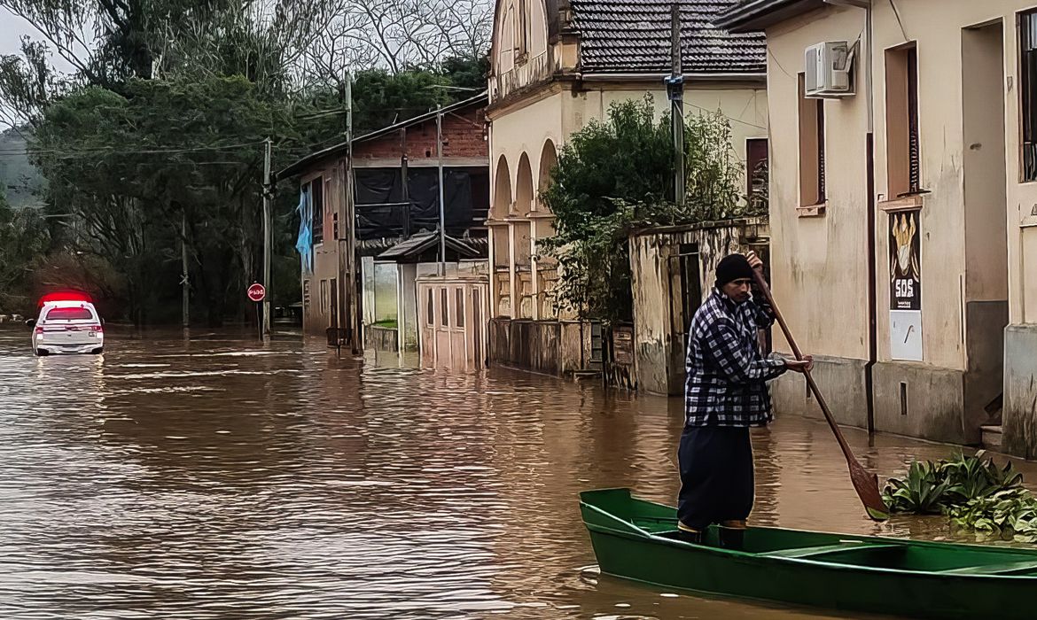 Mortes causadas por ciclone no Rio Grande do Sul sobem para 43