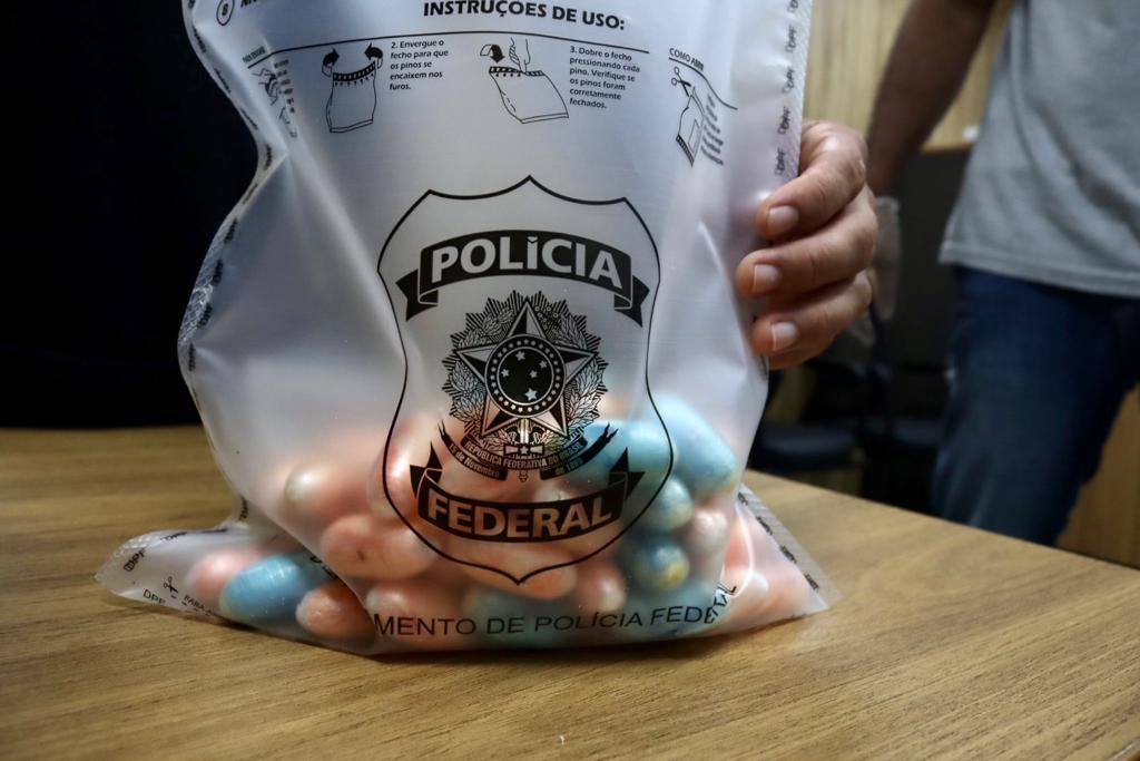 Venezuelano tenta viajar com 80 cápsulas de droga no estômago no aeroporto de Belém