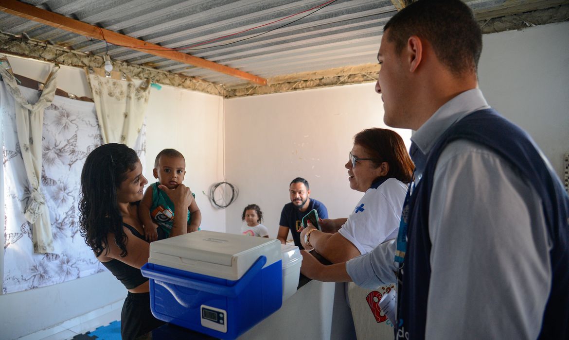 Cobertura vacinal apresenta índices melhores que em 2021 e 2022, aponta SBIm