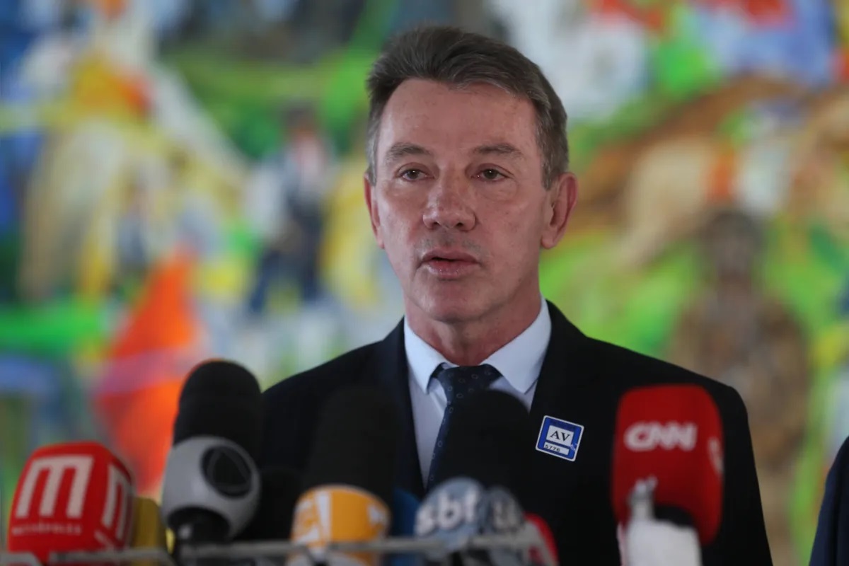 TRE-RR pode cassar governador de Roraima novamente por reforma em casas durante eleição