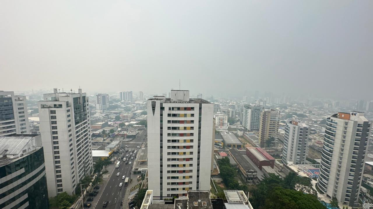 Fumaça toma conta do ar de Manaus (Ricardo Oliveira)