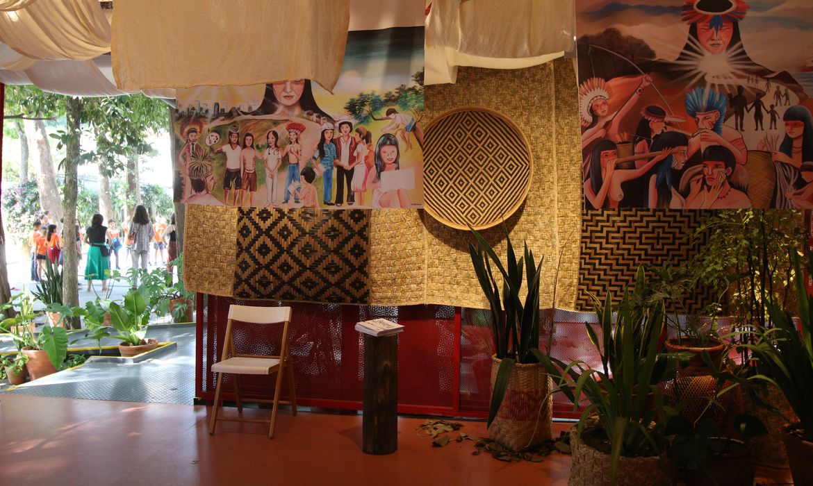 Mostra de literatura indígena homenageia tradição oral dos povos