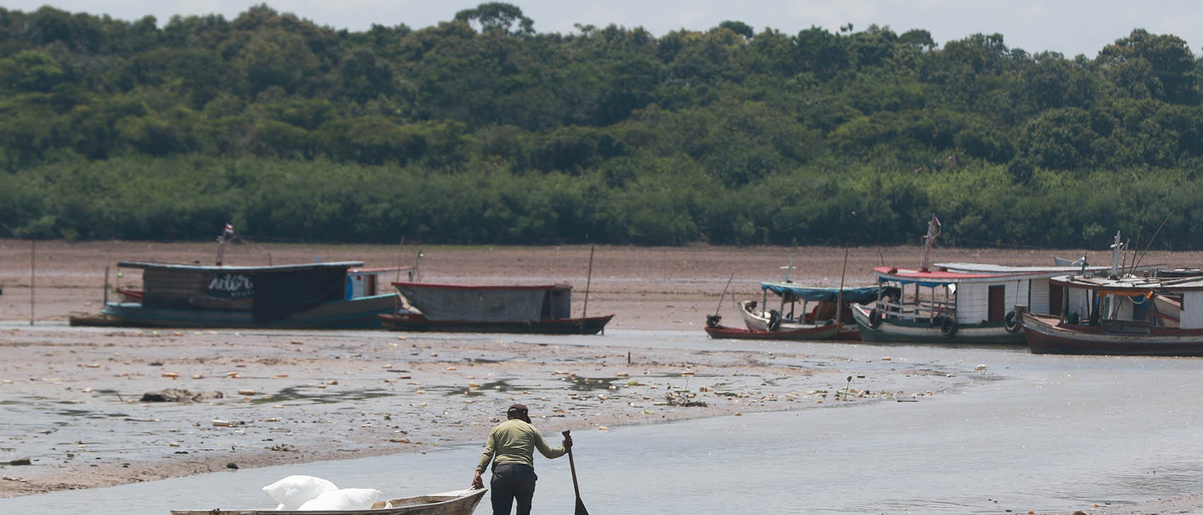 Desabastecimento: seca nos rios do Amazonas pode deixar 500 mil pessoas sem água e comida