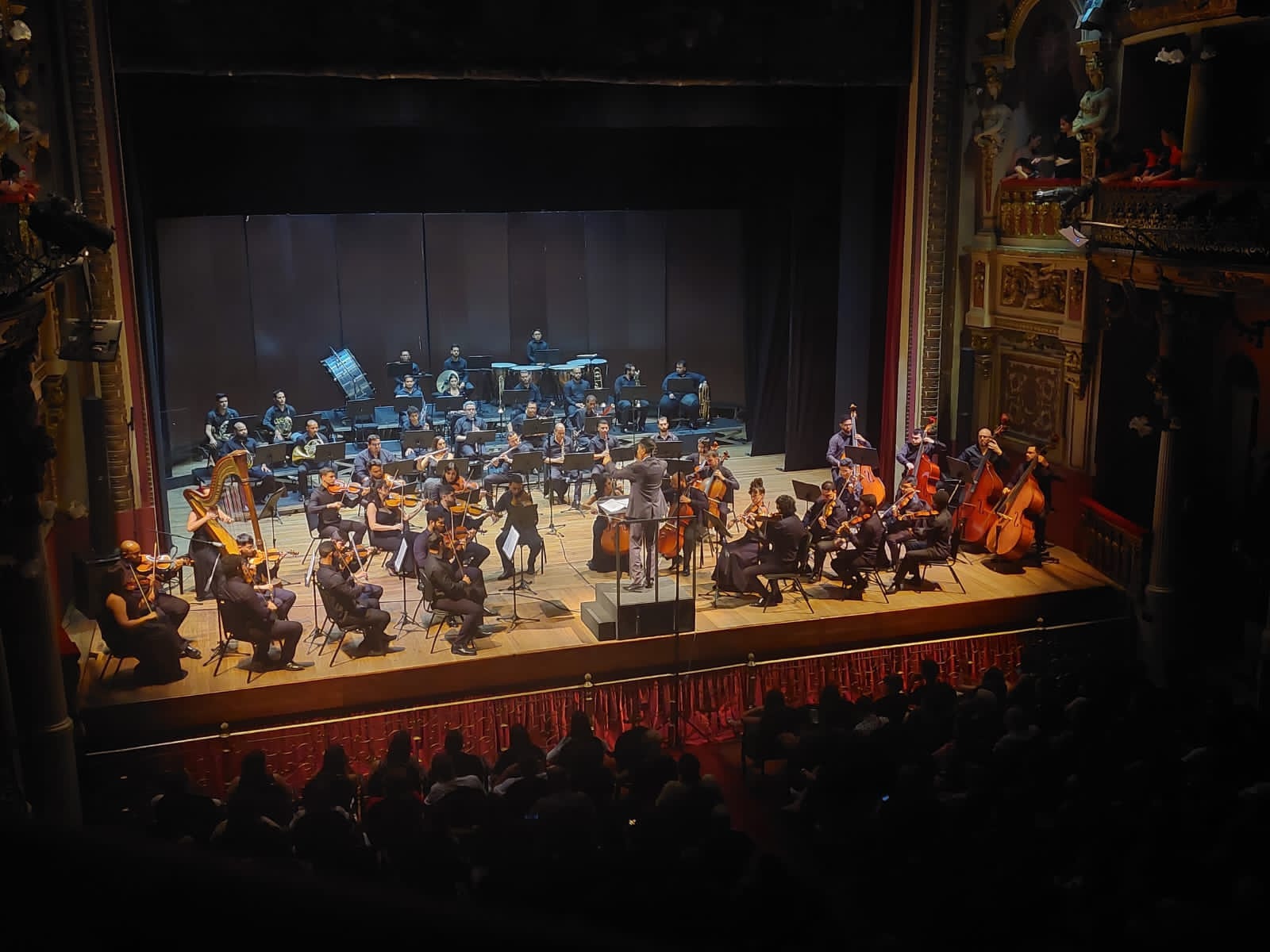 Série de concertos sinfônicos inicia temporada no Teatro Amazonas