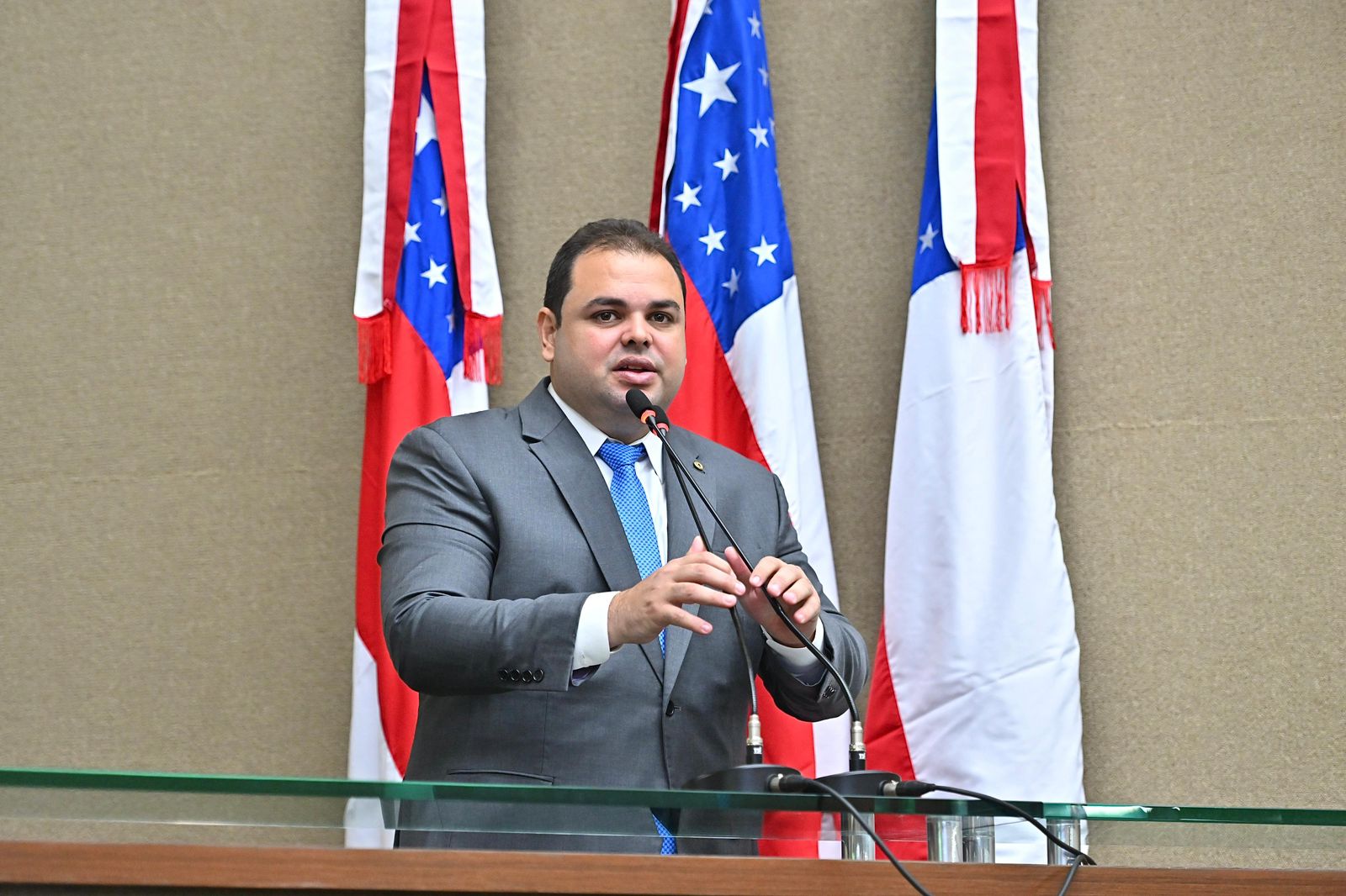 Lei de Roberto Cidade protege dados na internet e aguarda sanção governamental