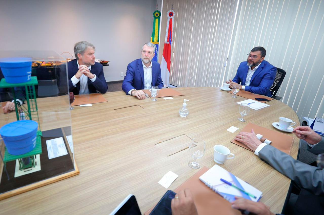 Governador do AM articula investimentos para iniciativa privada em reunião com o BID