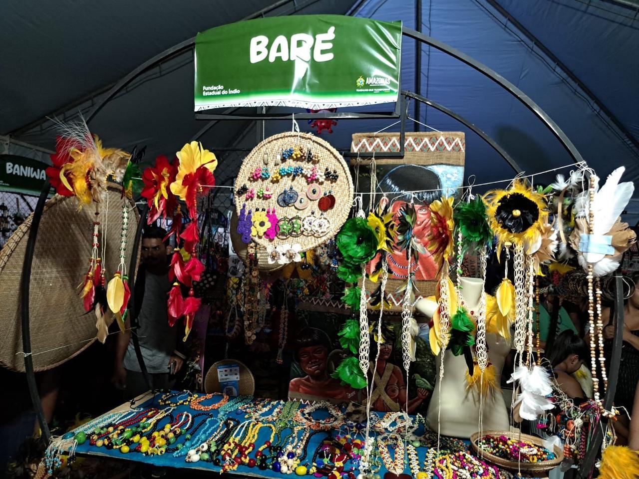 Indígenas do Alto Rio Negro arrecadam mais de R$ 100 mil em feira de artesanato