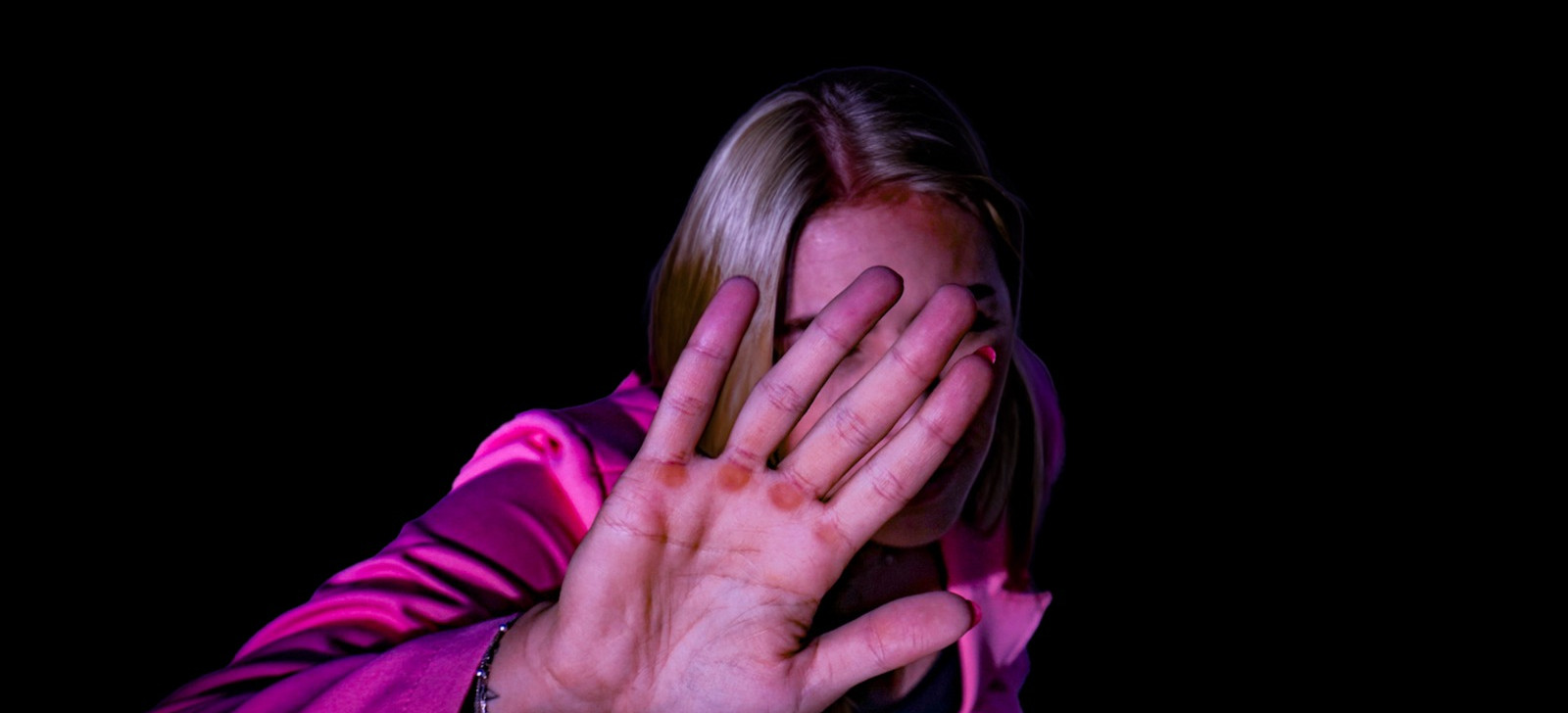 EDITORIAL – O linchamento virtual de mulheres no submundo da internet