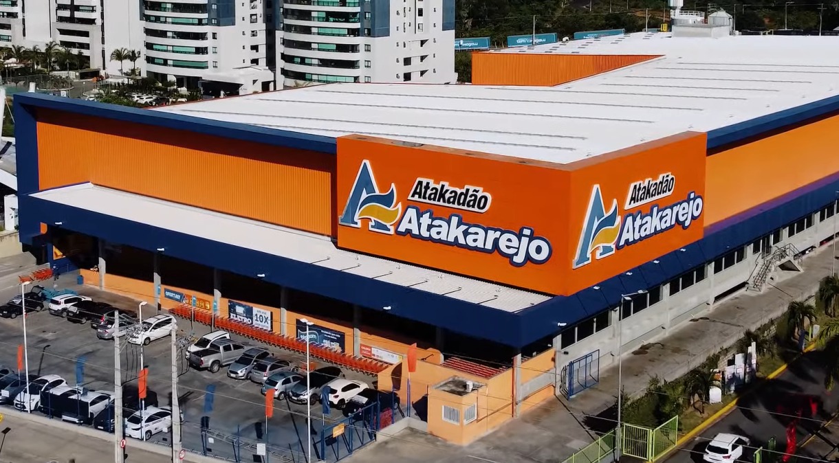 Justiça determina que supermercado pague R$ 20 mi por morte de jovens negros