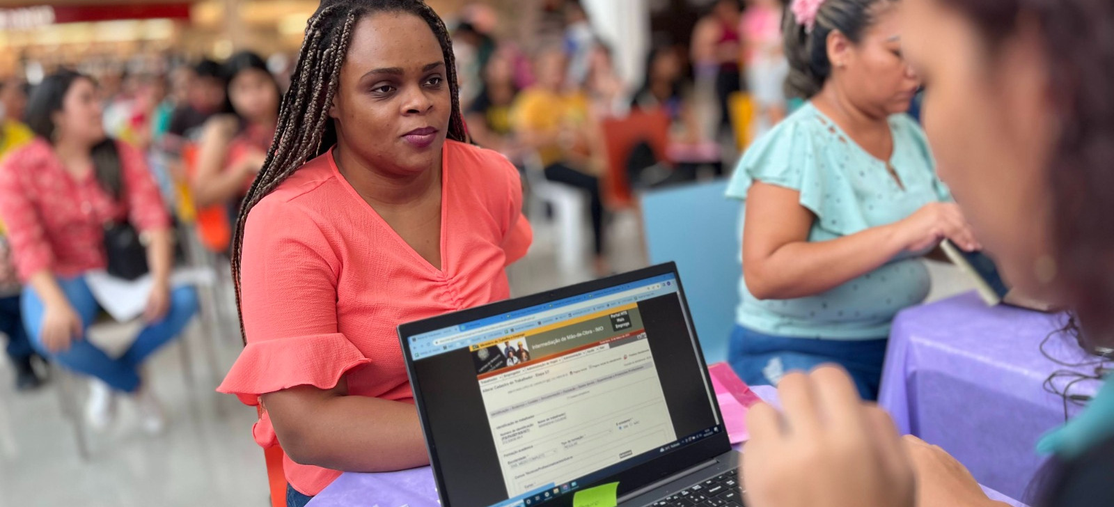Prefeitura de Manaus leva serviços do Sine para bairros da capital