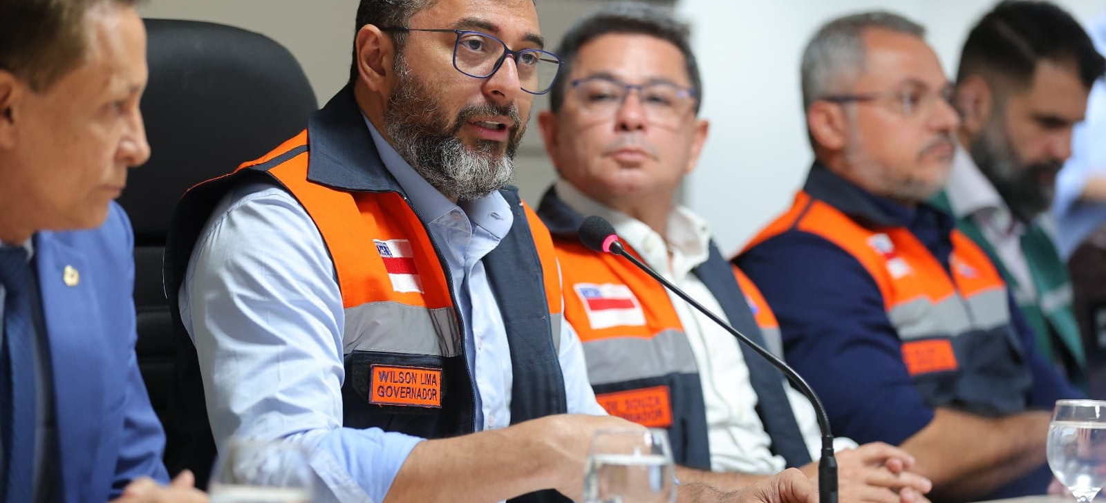 A governador do AM, Lula confirma apoio federal para enfrentamento da seca