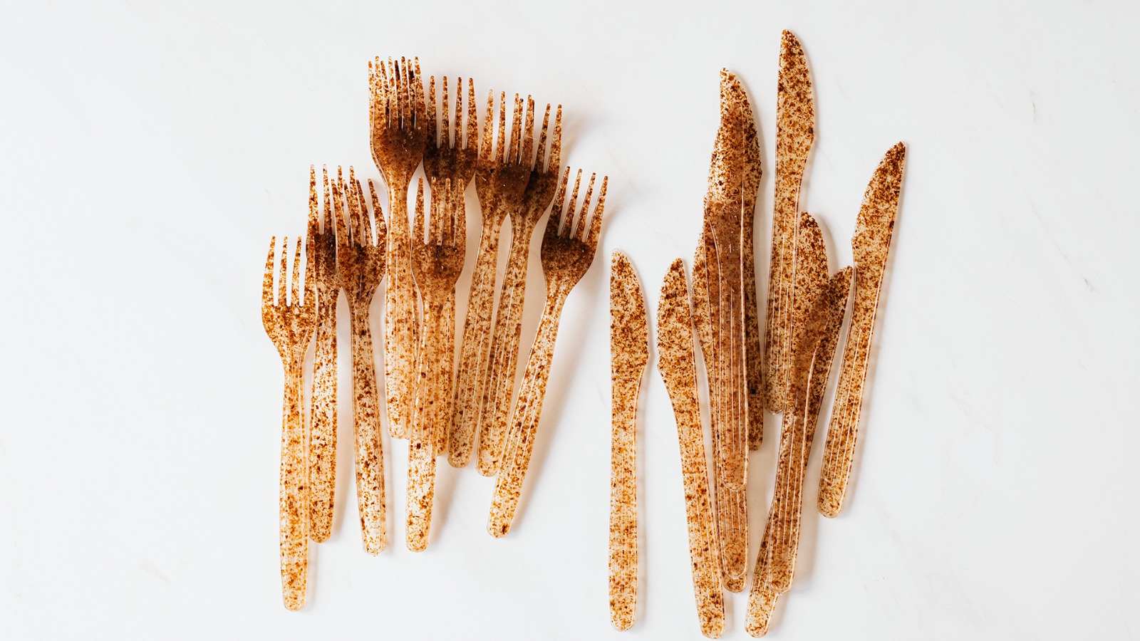 Bioplásticos reduzem decomposição no solo em até cem anos