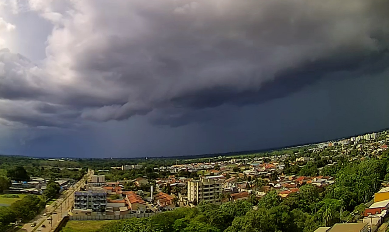 Sipam alerta para temporal em RO; chuva pode estabilizar nível do Rio Madeira