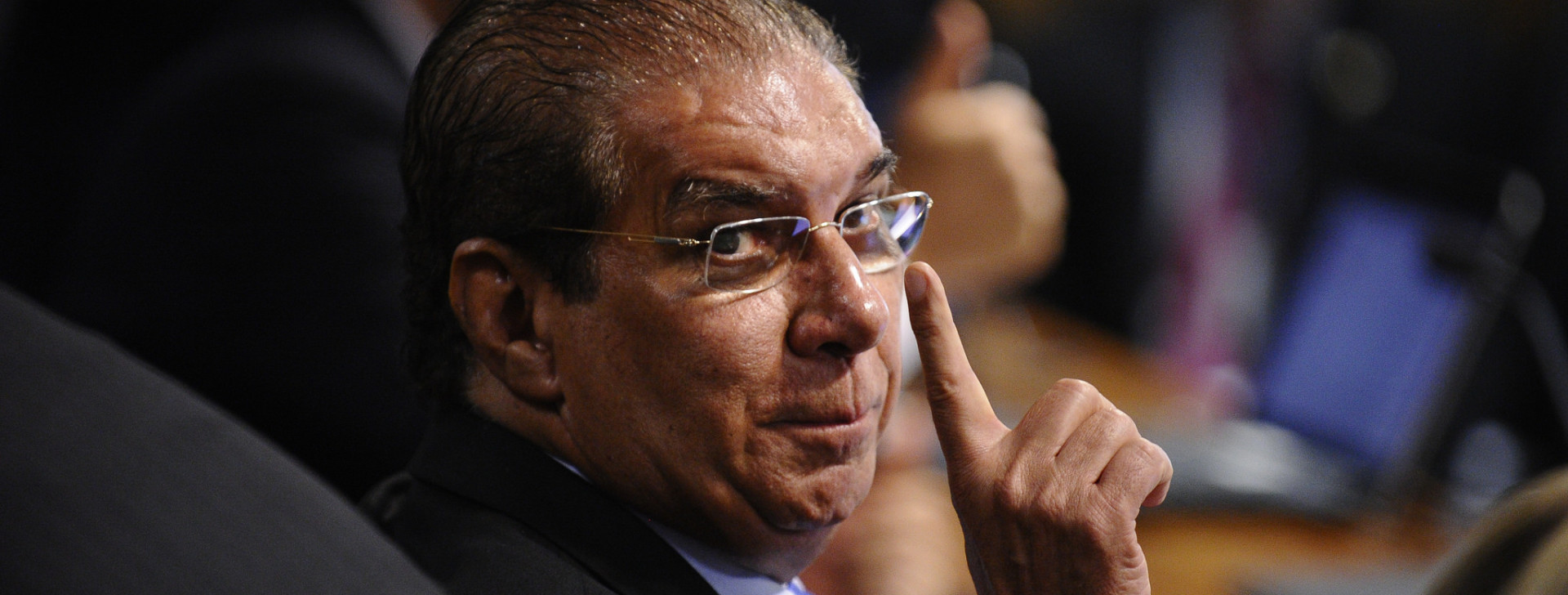 Senador Jader Barbalho, pai do governador do Pará, falta em votação sobre cotas