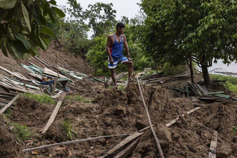 Indígenas Tikuna perdem casa com fenômeno das terras caídas na Amazônia