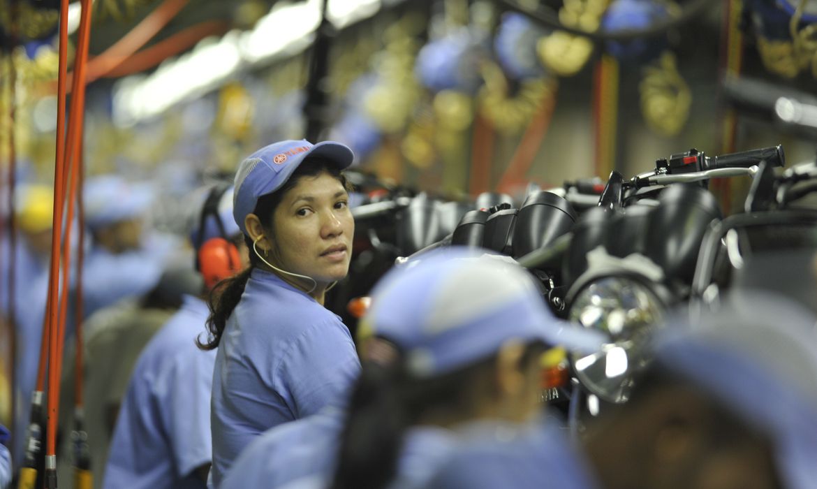 Maioria de mulheres no AM reforça necessidade de políticas públicas, apontam especialistas