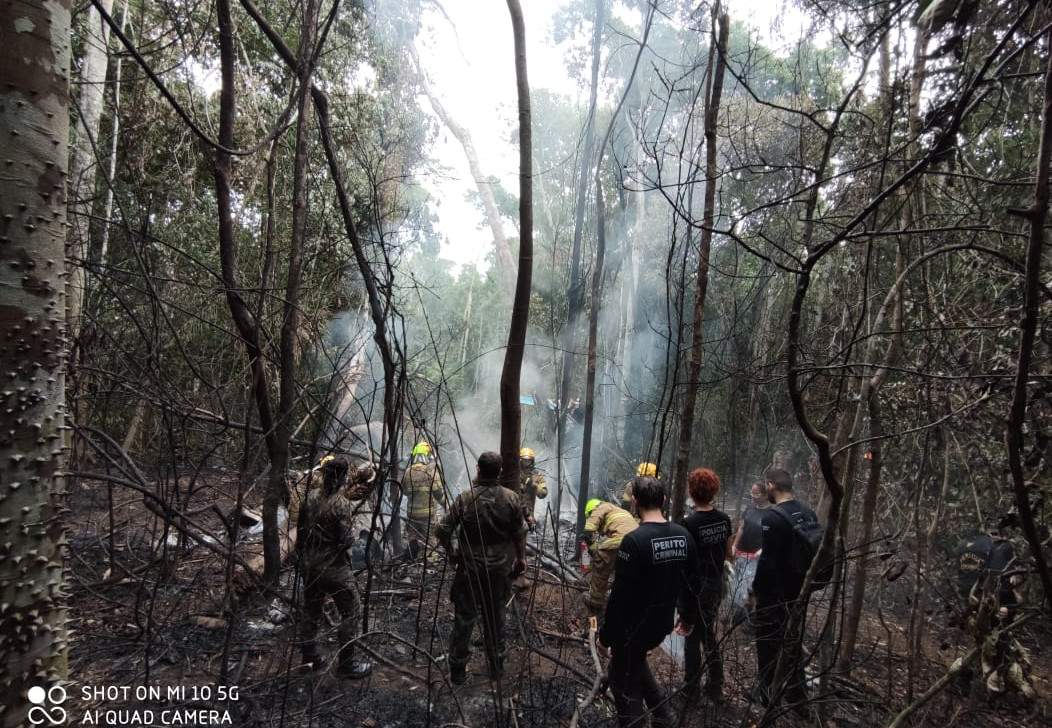 Polícia Técnica-Científica do AC trabalha na identificação dos corpos das vítimas de acidente aéreo