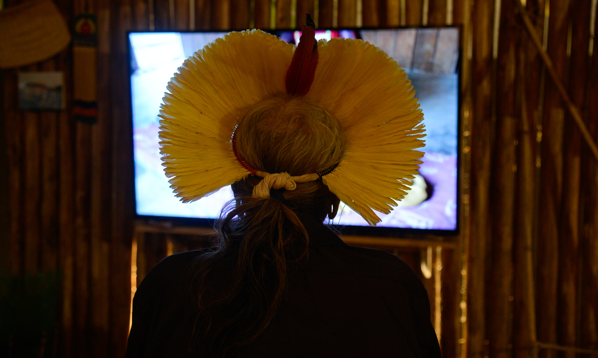 Jovens Kayapó unem ancestralidade e modernidade cultural