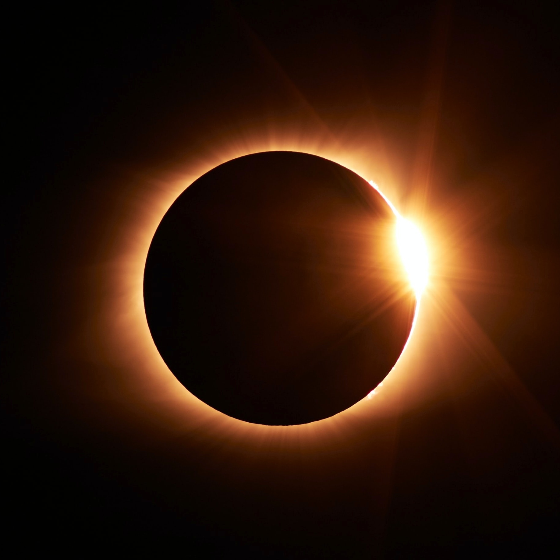 Saiba que cuidados tomar para evitar lesão nos olhos ao observar um eclipse solar
