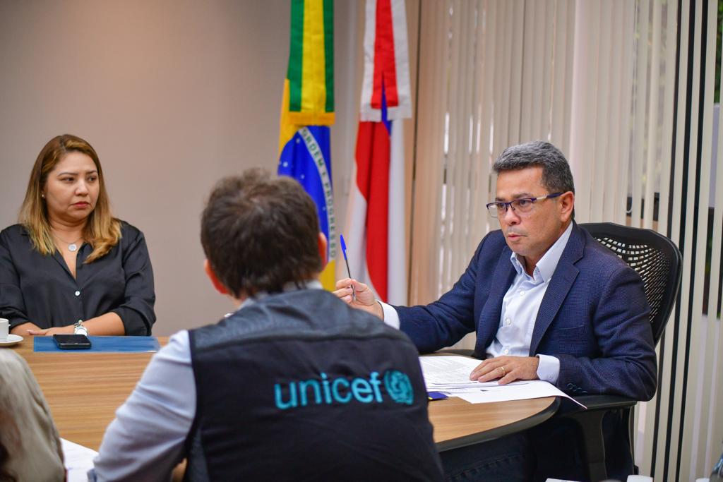 O vice-governador do Amazonas, Tadeu de Souza, e o representante do Unicef (Ricardo Machado/Secretaria-Geral da Vice-Governadoria)