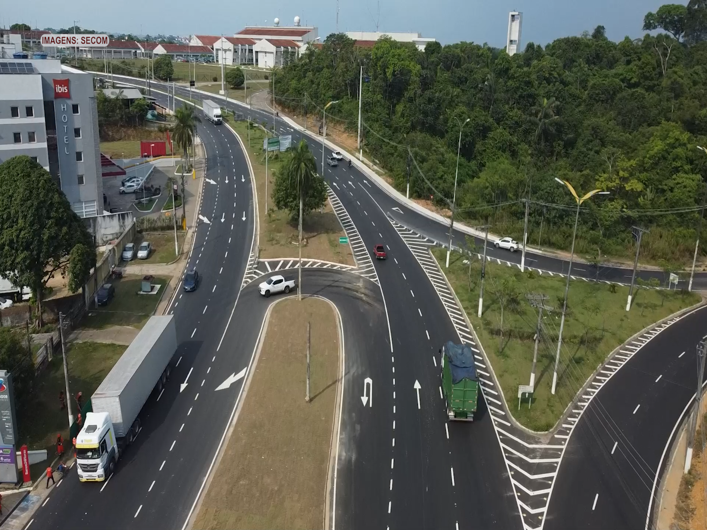 Governador do Amazonas entrega trecho de rodoanel em Manaus