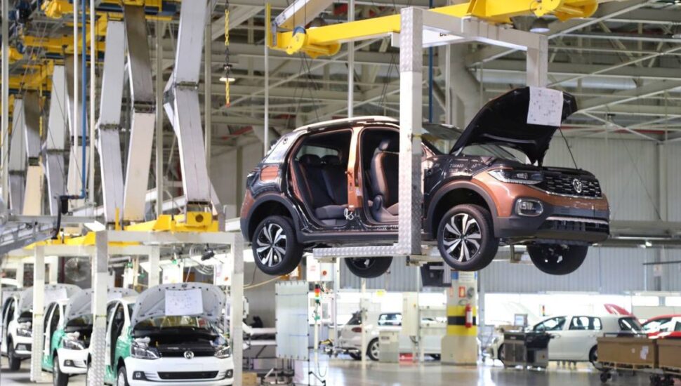 Desempenho econômico registra queda de 0,77% em agosto