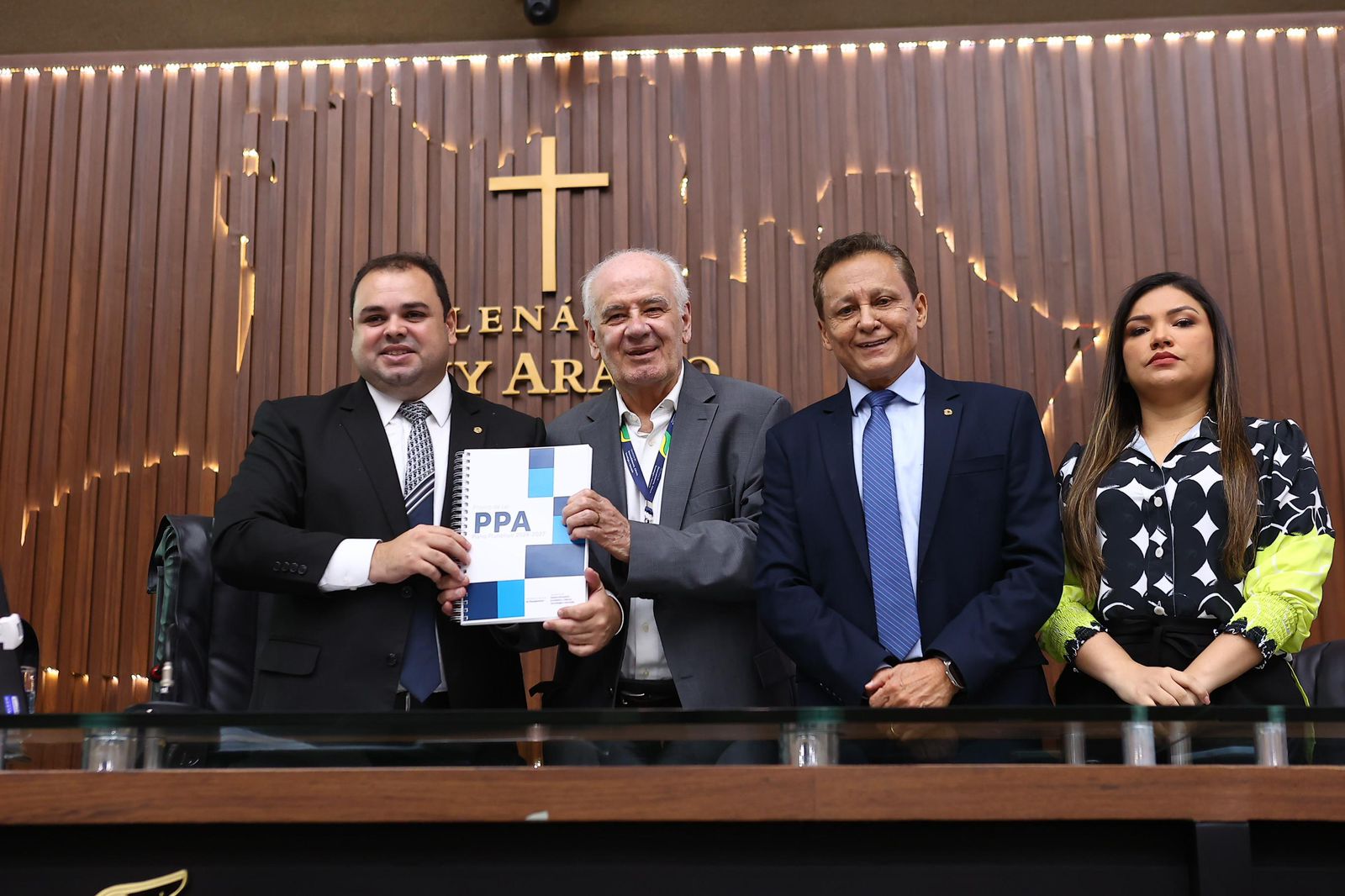 Presidente da Aleam recebe PPA do titular da Sedecti, secretário Serafim Corrêa