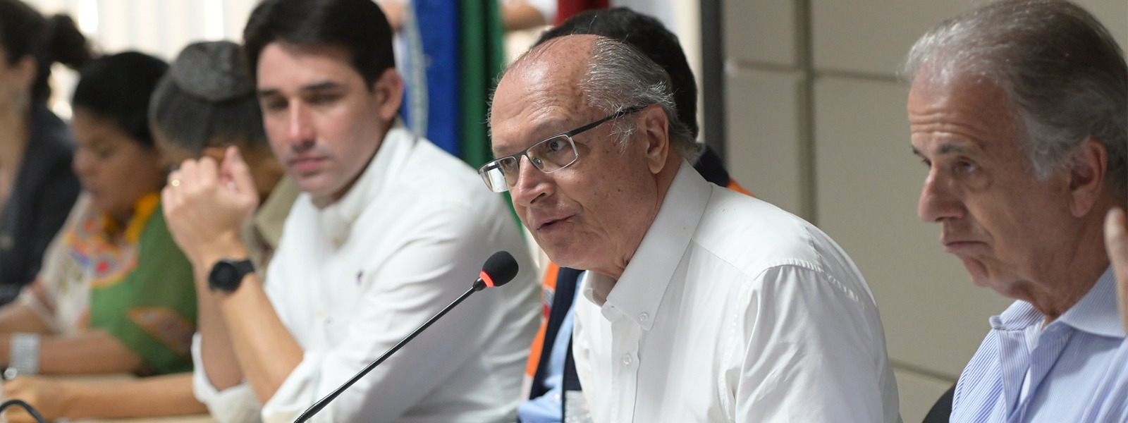 ‘Não faltarão recursos’, diz Alckmin sobre enfrentamento à seca no AM