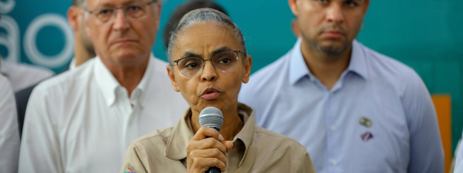 Desmatamento é causa de crise climática que afeta o Brasil, afirma Marina em Manaus