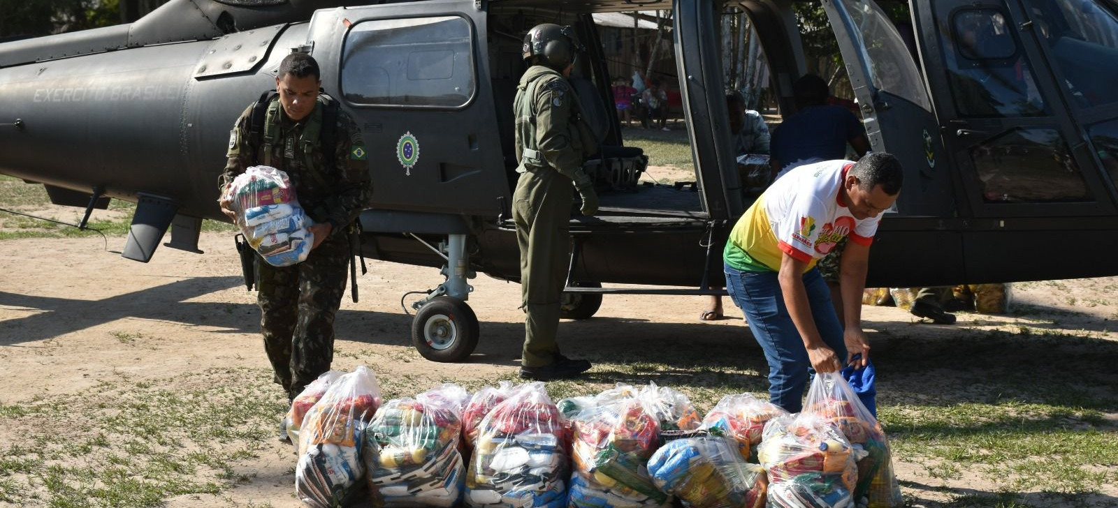 Governo do Amazonas apoia ajuda humanitária contra seca em Alvarães
